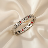 Bracelet magnétique argent - flat lay soie ivoire
